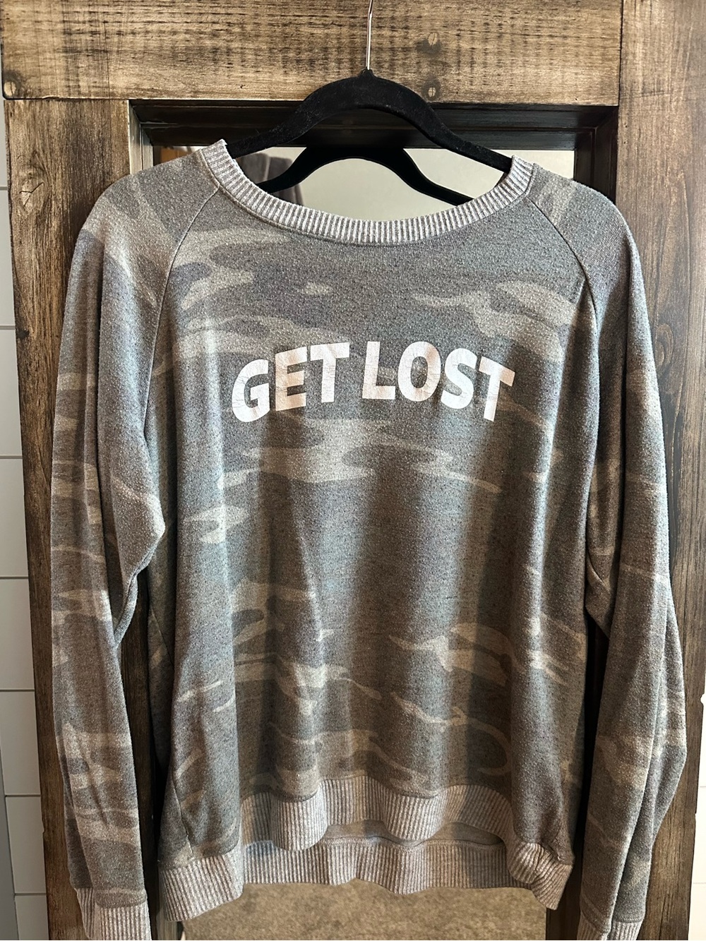 Herizon Get Lost Camo Sweatshirt M Women’s Cabincore Athleisure Hiking Outdoors